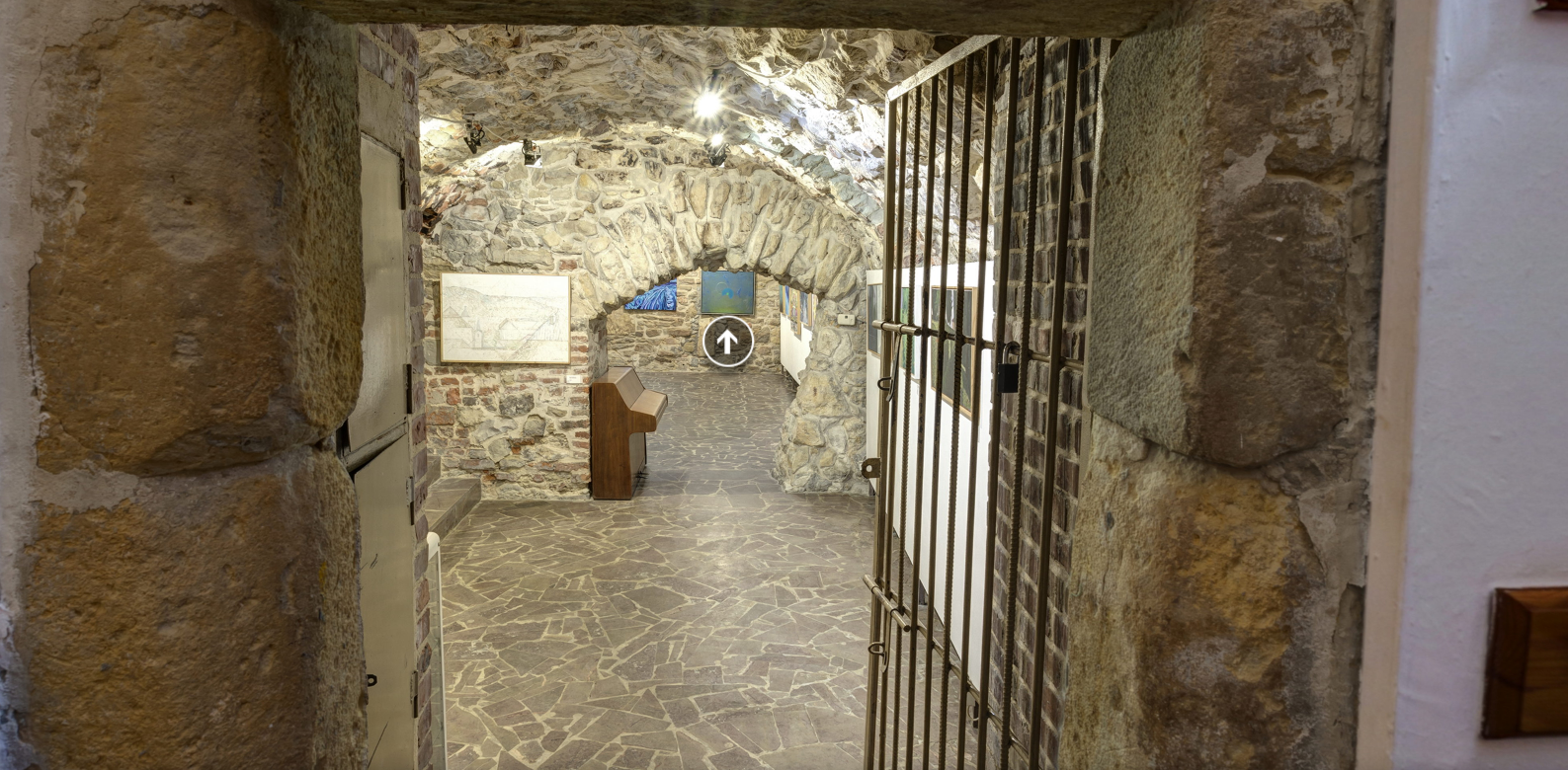 Zdjęcie przedstawiające wejście do galerii U Jaksy